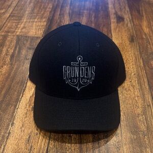 Grundens LOGO ANCHOR WOOL TRUCKER